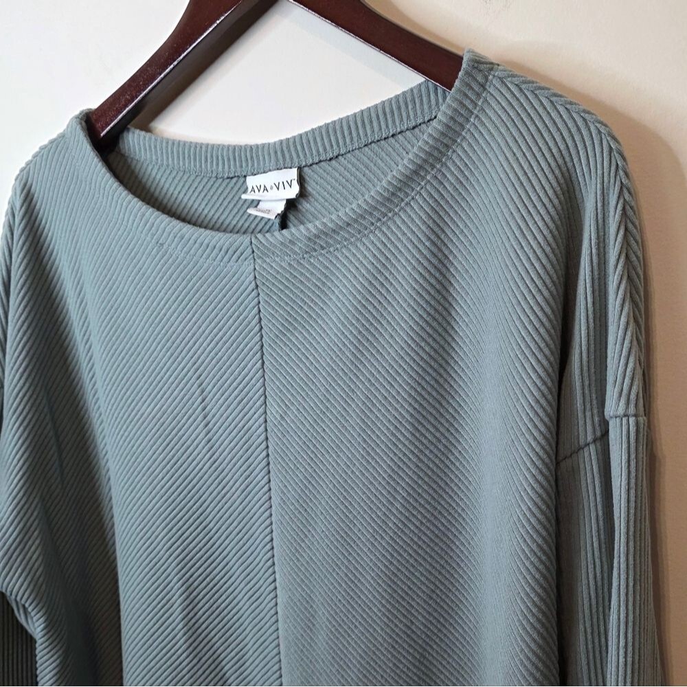 Ava & Viv Light Sage Green Ribbed 3/4 Sleeve Top Size 1X - Picture 5 of 8